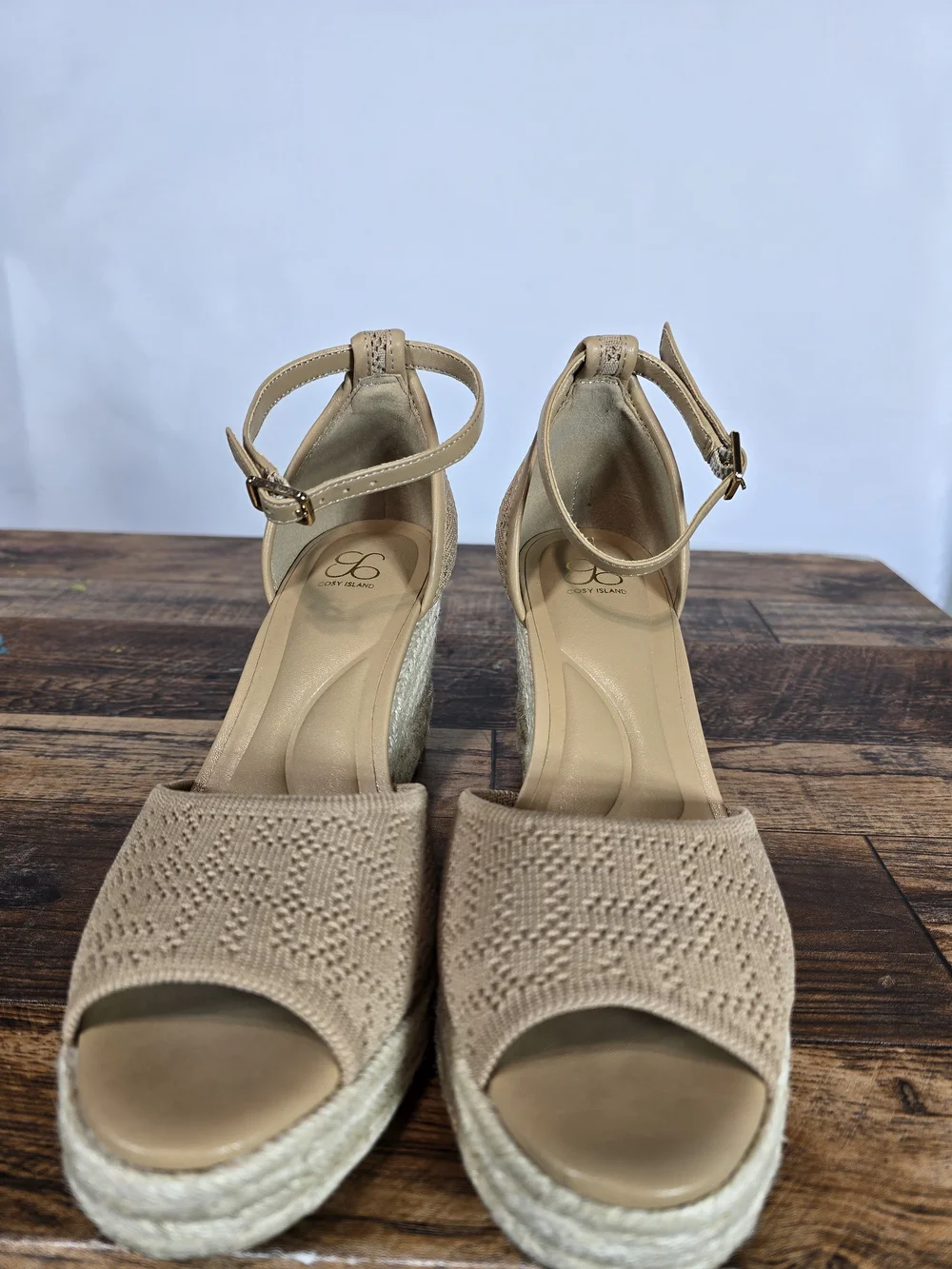 Cosy Island stylish beige